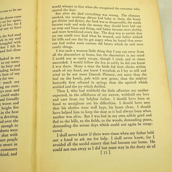 Inherit The Earth First Edition By Margaret Shaw Red Hardcover book - Picture 8 of 9